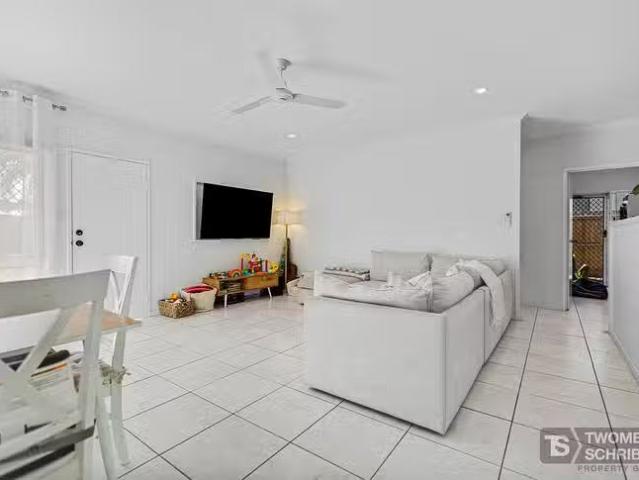 Cozy 25 Cheviot Street, Smithfield, QLD 4878