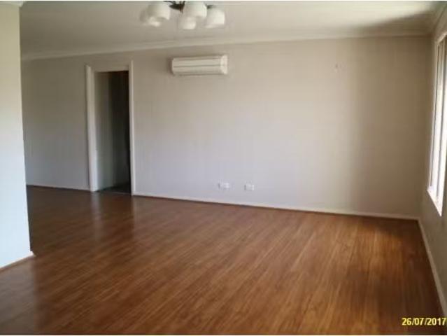 Cheap 25 Cottonwood Drive, Eglinton House for rent Listed by.