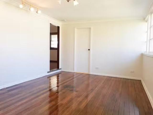 Nice 25 Gardinia Street, Beverly Hills, NSW 2209