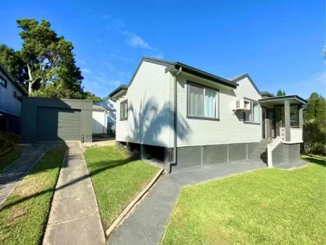 For Rent! 25 Kaleen Street, Charlestown House for rent Listed.