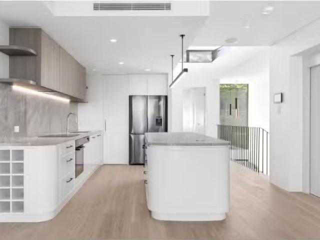 Unique 25 Lauderdale Avenue, Fairlight House for rent Listed.