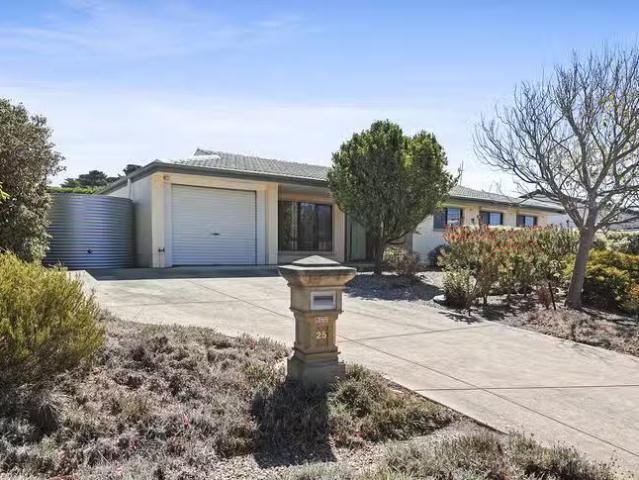 Unique 25 Norma Crescent, Encounter Bay, SA 5211