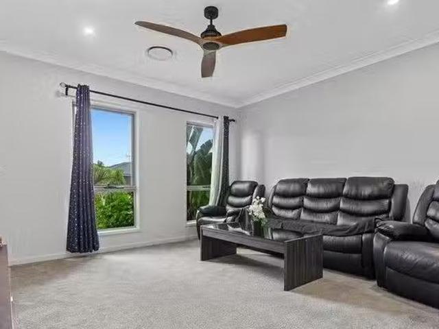 Cheap 25 Penda Crescent, Pallara, QLD 4110