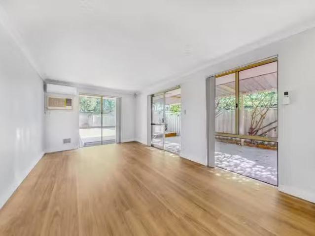 Cozy 25 Picton Terrace, ALEXANDER HEIGHTS, WA 6064 House for.