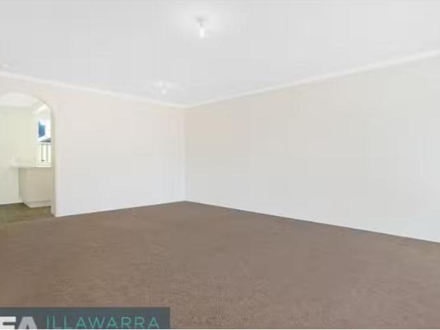 Cheap 2/5 Robertson Street, SHELLHARBOUR Townhouse for rent L.