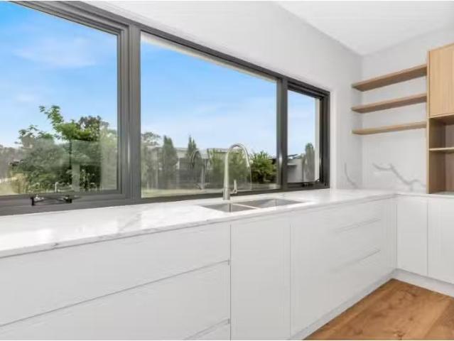 Cozy 26 Yeomans Street, Strathnairn House for rent Listed by.