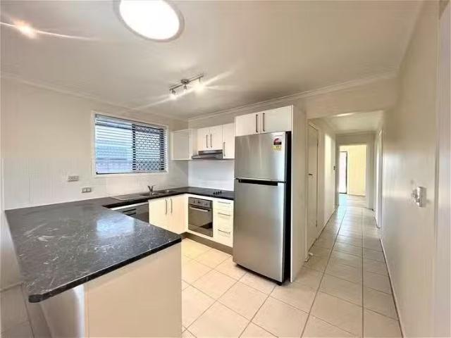 Cheap 26 Dawn Parade, Miami, QLD 4220