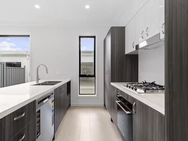 Deal! 26 Deodar Street, Doveton, VIC 3177