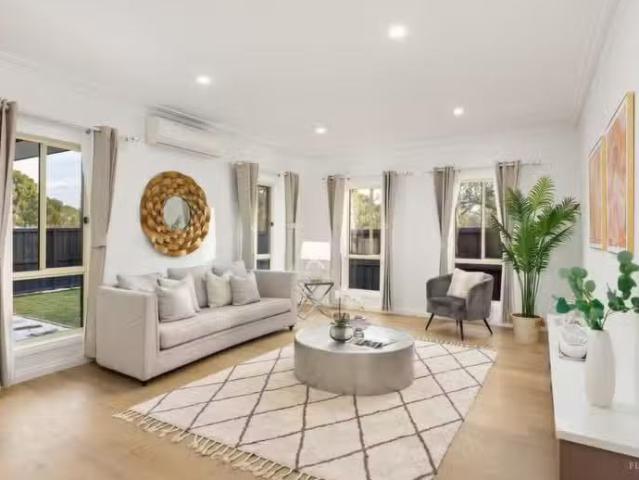 Just in! 26 Echuca Way, Epping VIC 3076 House Auction