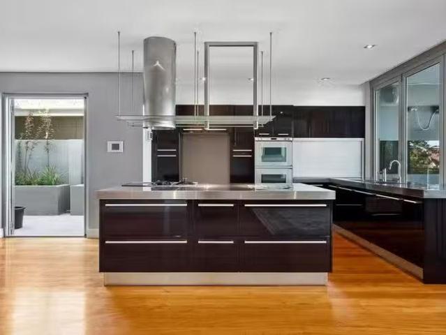 Nice 2/6 Hamersley Street, Cottesloe, WA 6011