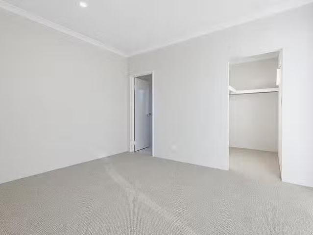 Deal! 26 Hampstead Parade, Ravenswood, WA 6208