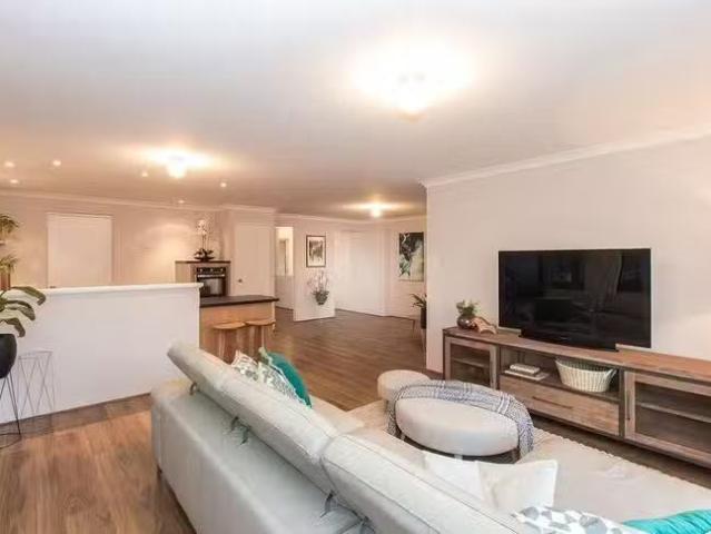 Deal! 26 Mokutu Court, Quinns Rocks, WA 6030
