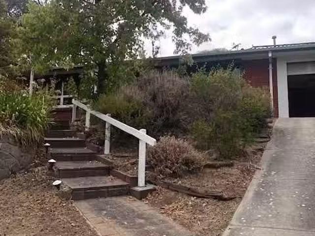 Deal! 26 Renwick Street, FLAGSTAFF HILL, SA 5159 House for R.