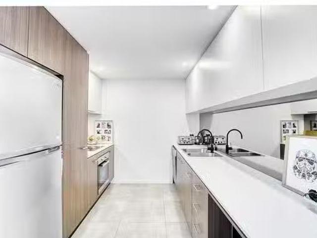 Cozy 2715/397 Christine Avenue, Varsity Lakes, QLD 4227