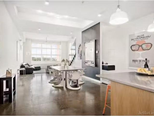 Charming 27/125 Oxford Street, Collingwood Apartment for rent.