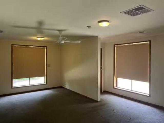 For Rent! 2/801 St James Crescent, ALBURY Apartment for rent.