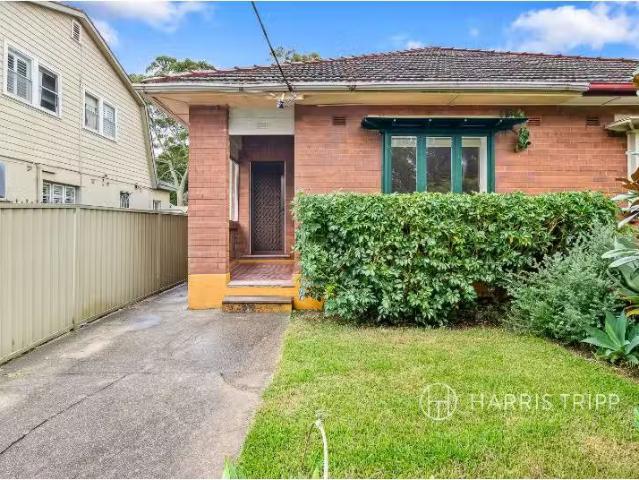 For Rent! 286 Hawthorne Parade, Haberfield Townhouse for rent.