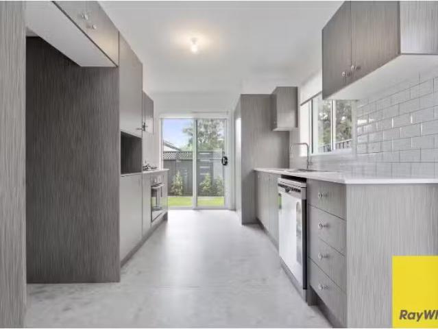 Deal! 2/86 Reid Street, WERRINGTON Townhouse for rent Listed.