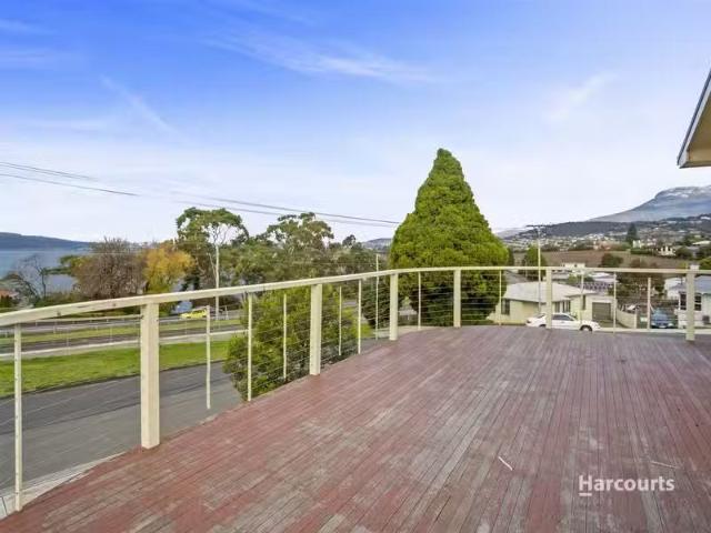 Charming 28 Teering Road, BERRIEDALE, TAS 7011 House for Rent