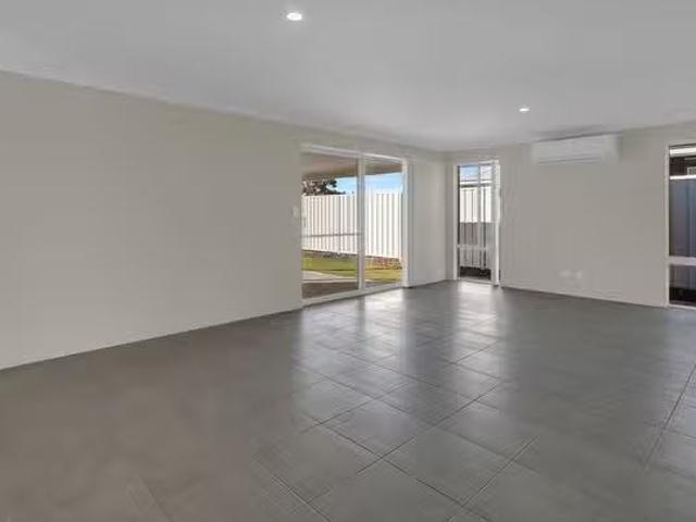 Deal! 28 Westaway Road, Pinjarra, WA 6208