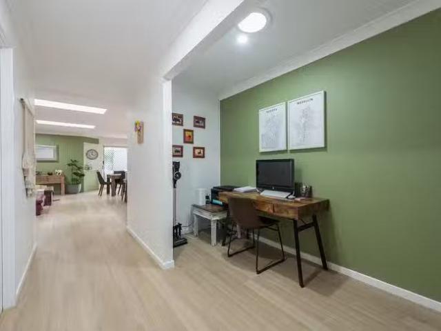 Nice 28 Azure Way, Hope Island, QLD 4212