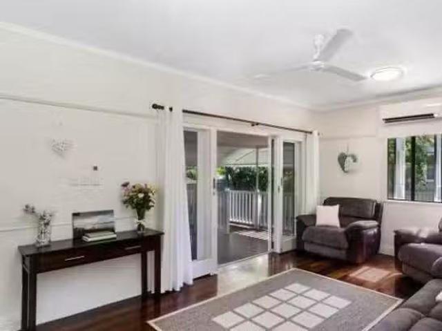 Cozy 28 Barbeler Street, Currajong, QLD 4812