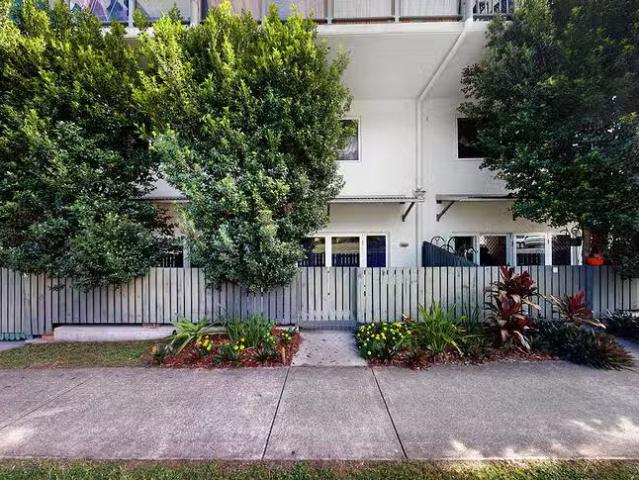Cozy 2/8 Bayview Terrace, Deception Bay, QLD 4508