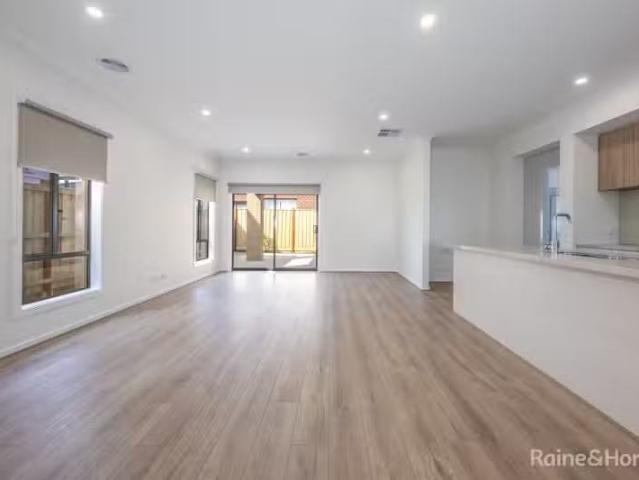 Charming 28 Figwood Drive, Diggers Rest VIC 3427
