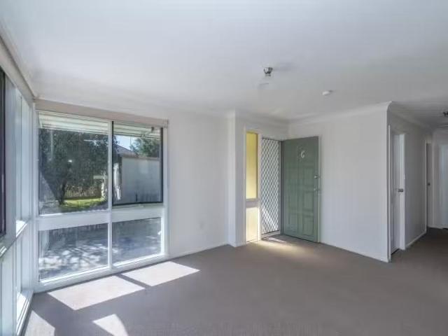 Rental! 28 Mac Arthur Street, Killarney Vale House for rent L.