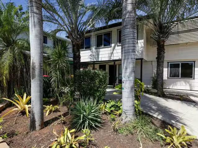 Cheap 28 Mackay Street, Moranbah, QLD 4744