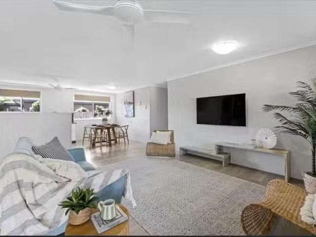 Cozy 28 Old Shoal Point Road, Bucasia, QLD 4750