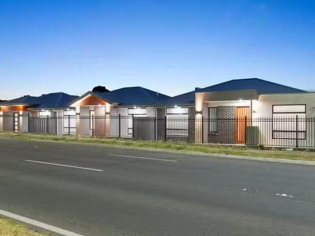 Just in! 2/8 Saxon Street, Modbury, SA 5092