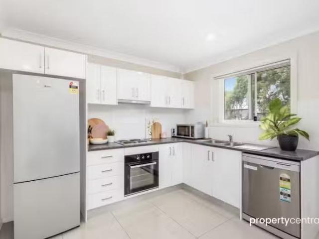 Deal! 28A Valleyview Crescent, Werrington Downs NSW 2747