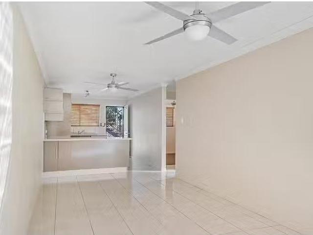 Cozy 2/94 Whitman Street, YEPPOON Apartment for rent Listed b.