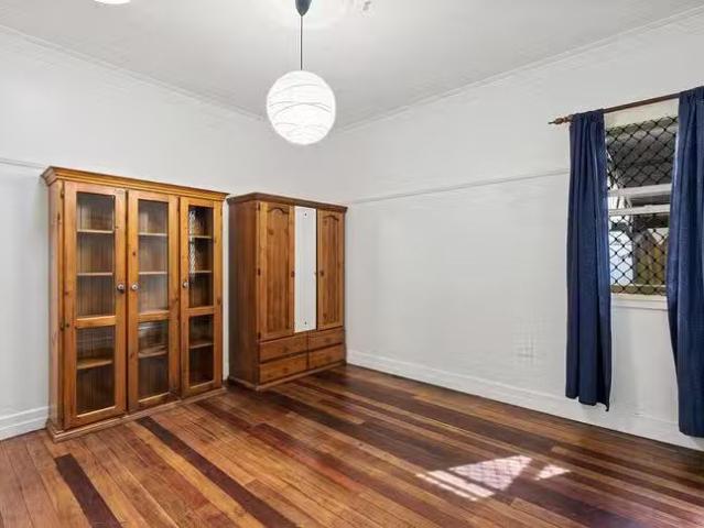 For Rent! 296 South Street, Harristown, QLD 4350