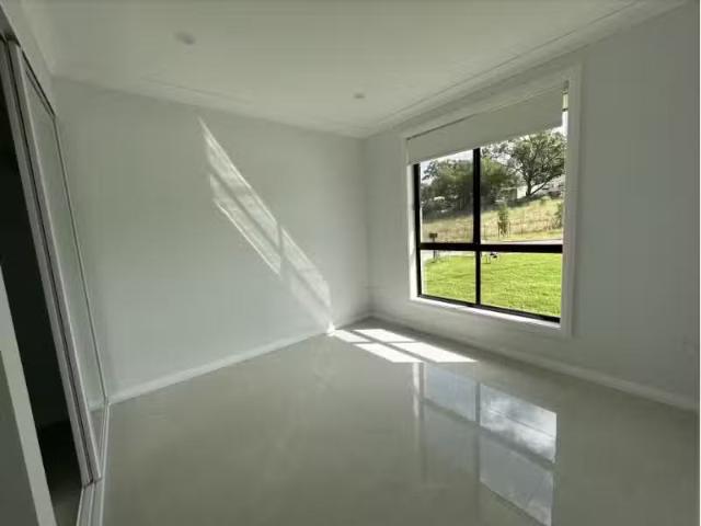 For Rent! 2/98 Pillar Street, BELLBIRD Townhouse for rent Lis.