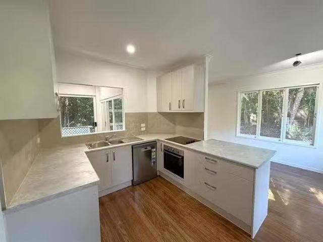 Charming /29 35 Heavey Crescent, Whitfield, QLD 4870