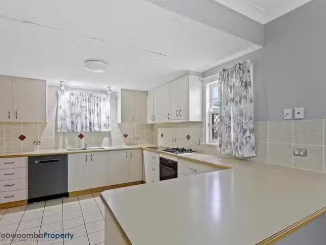 Unique 29 Beelbee Street, Harristown, QLD 4350