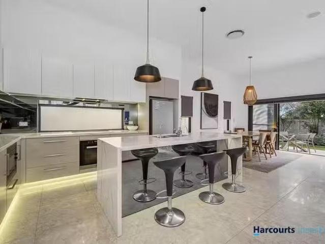Nice 29 Clearview Terrace, Seven Hills, QLD 4170