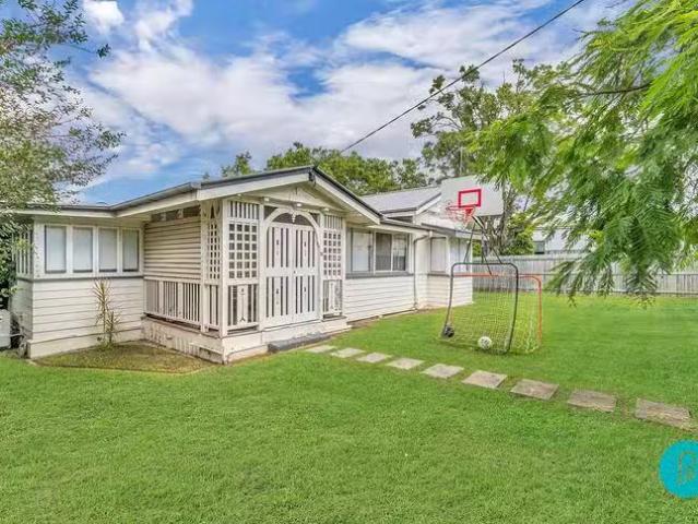 Deal! 29 Hassall Street, Corinda, QLD 4075