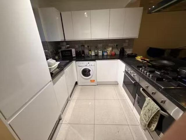 Nice 2 BA 1 bedroom house for rent in St. Georges Road, Covent.