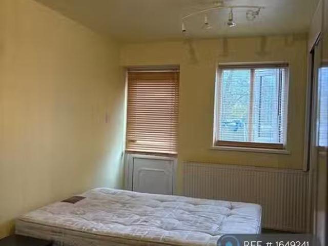 Deal! 2 BA 1 bedroom house share for rent in Landgate Road, Bi.