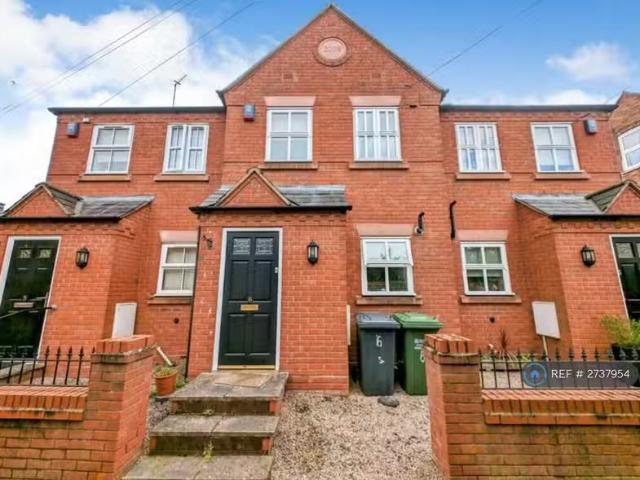 Cozy 2 BA 2 bedroom terraced house for rent in Parkes Passage.