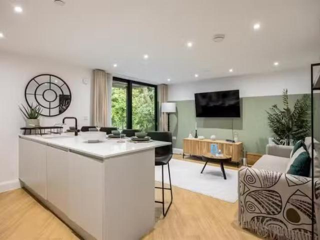 Unique 2 BA 2 bedroom apartment for rent in North Road, Poole.