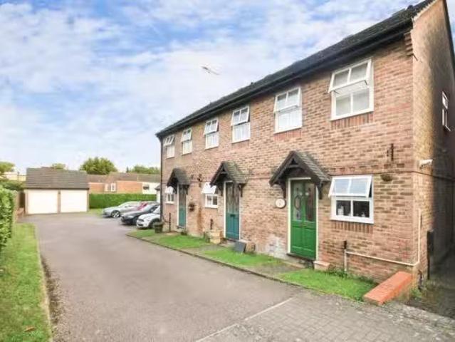 Rental! 2 BA 2 bedroom end of terrace house for rent in Spring.