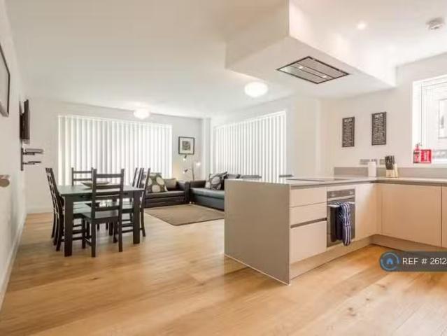 For Rent! 2 BA 2 bedroom flat for rent in Nine Wells Road, Tru.