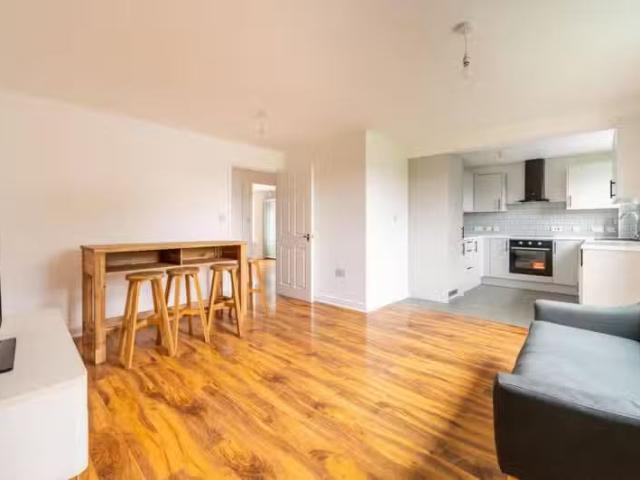 Deal! 2 BA 2 bedroom flat for rent in Albatross Close, Beckton.