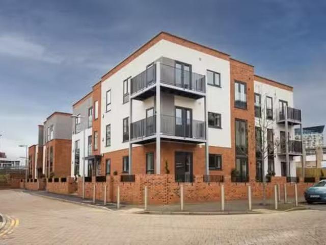 Nice 2 BA 2 bedroom flat for rent in St. Catherines Close, Bir.