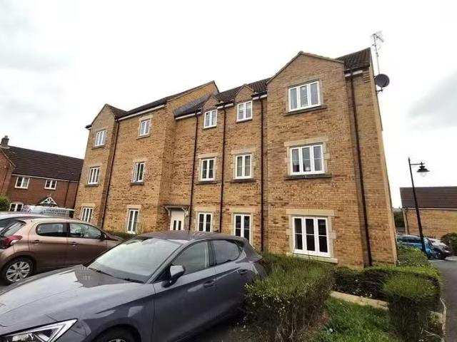 For Rent! 2 BA 2 bedroom flat for rent in Shrewsbury Road, Yeo.