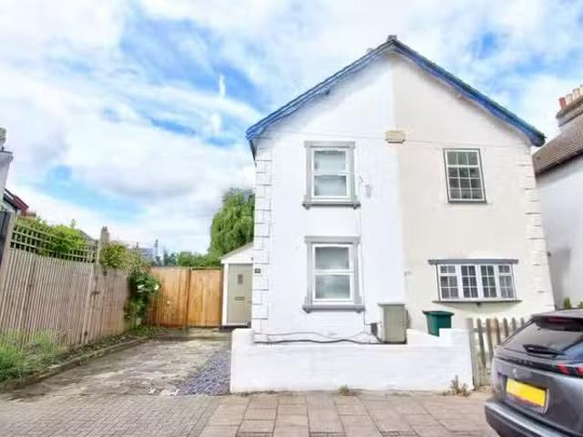 For Rent! 2 BA 2 bedroom semi detached house for rent in Cowpe.